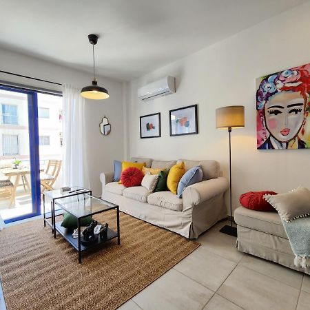 Frida'S Cozy Two Bedroom Apt Larnaca Exterior foto