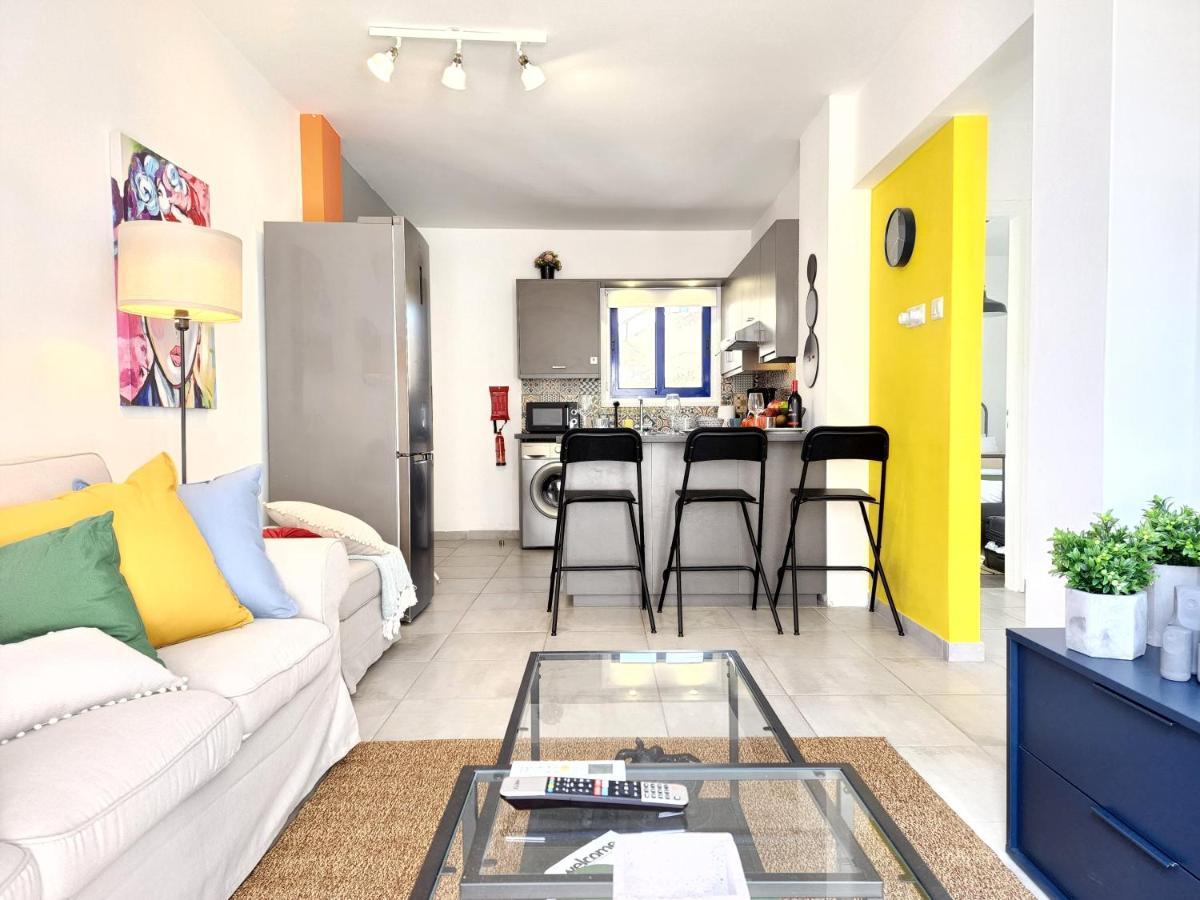 Frida'S Cozy Two Bedroom Apt Larnaca Exterior foto